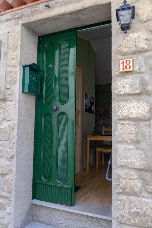 B&B Sud E Magia Кастельмеццано Экстерьер фото